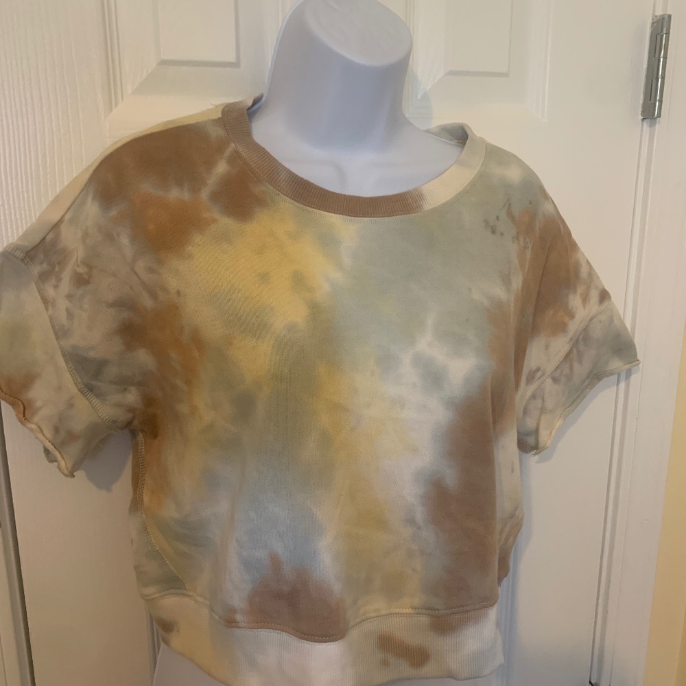 Freshman Ladies crop top. Tie dye look. NWT.